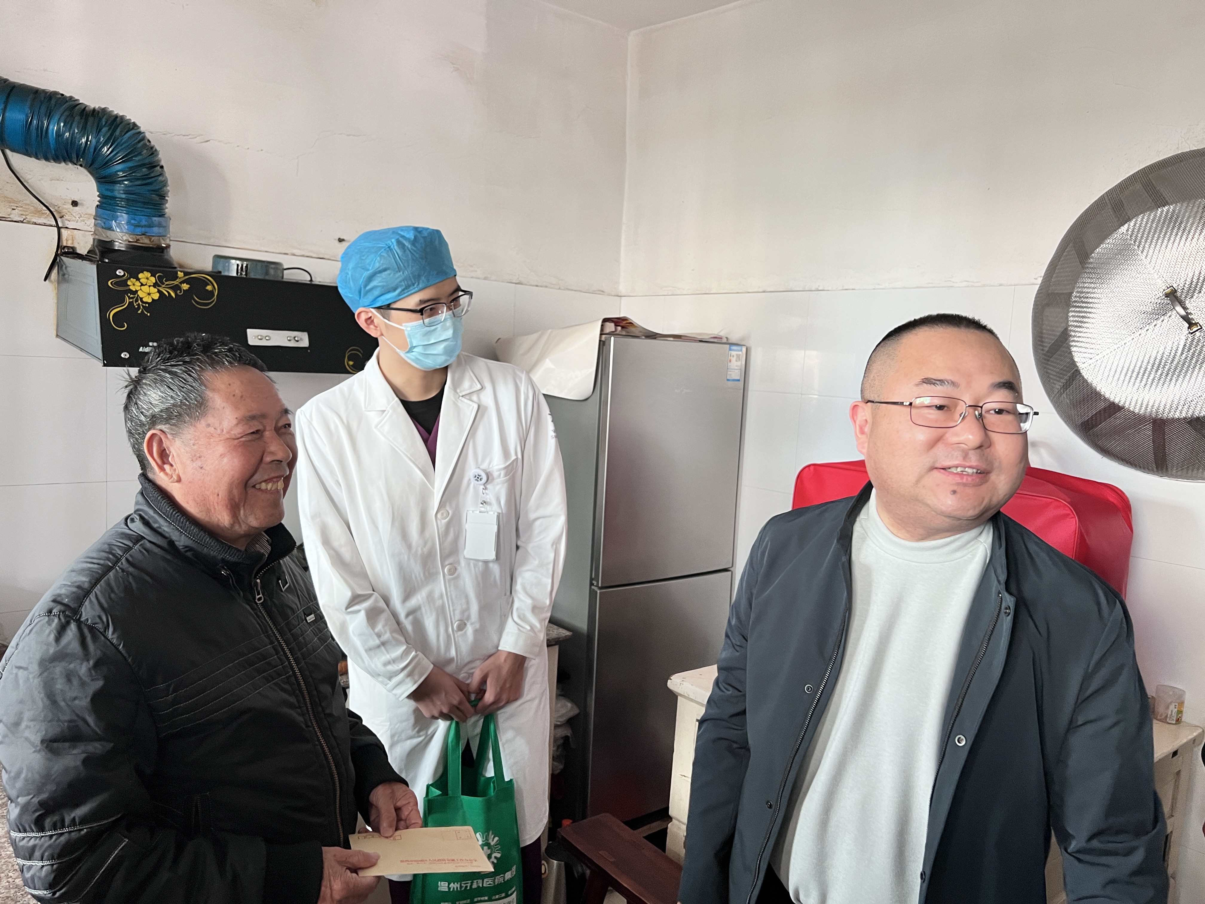 慰问老兵1.jpg